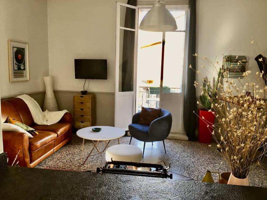 Coeur Du Centre Ville Avec Balcon リル・シュル・ラ・ソルギュ エクステリア 写真